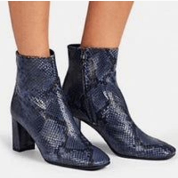 Barneys New York Square-Toe Blue Snakeskin Ankle Booties Gogo Boots Size 38.5 - Picture 2 of 15